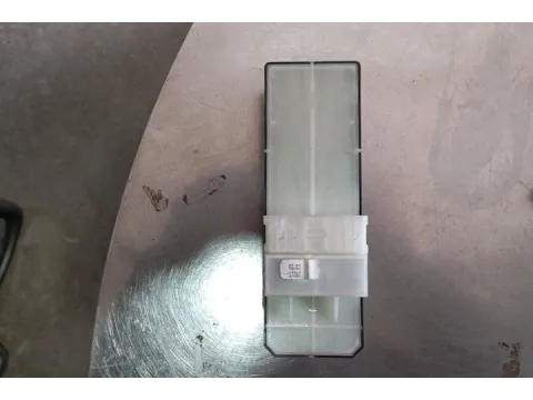 Διακόπτης Παραθύρων Κεντρικός Αριστερής 2πλός 8pin  για SUZUKI SX4 (2007 - 2009) (RW) , (2010 - 2013) (RW)  - 