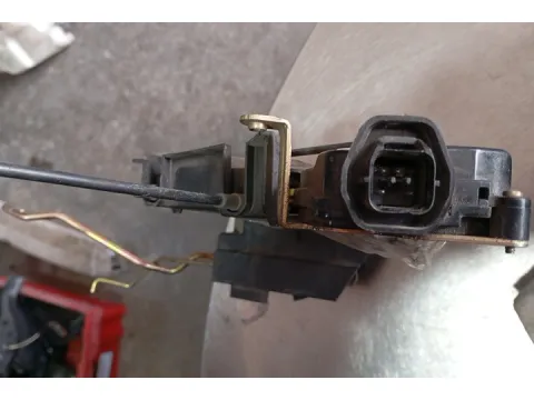 Ηλεκτρομαγνητική Κλειδαριά Πίσω Δεξιά Με Πλαστική Ντίζα  για HYUNDAI ACCENT  2006 - - 