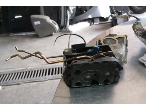 Ηλεκτρομαγνητική Κλειδαριά Πίσω Δεξιά Με Πλαστική Ντίζα  για HYUNDAI ACCENT  2006 - - 