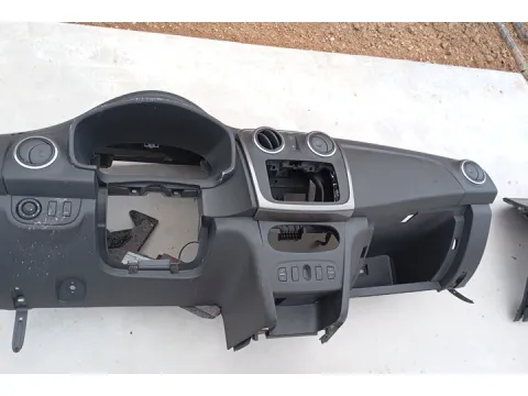 Σετ Αερόσακων Εμπρός (με Ταμπλό)  Ελαττωματικό Τιμόνι Χωρίς Αερόσακο Συνοδηγού  για DACIA SANDERO (2013 - 2016) *Γ* - 