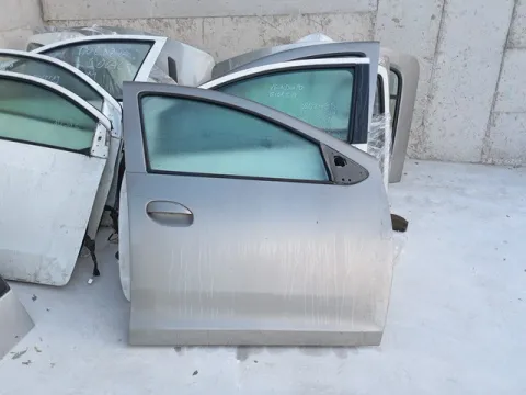 Πόρτα Εμπρός Δεξιά για DACIA SANDERO (2013 - 2016) *Γ*