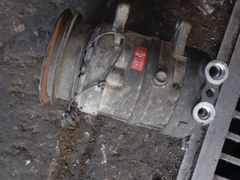 Συμπιεστής A-C (Κομπρέσορας) 926008C810 για NISSAN VANETTE (1997 - 2001) (C23) 2300 LD23 diesel 75 