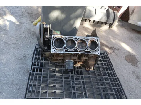  Κορμός -  Χωρίς Καπάκι ( Για Ανταλλακτικά ) για VW GOLF (2004 - 2008) Mk5 (1K1) Hatchback - 3dr 1400 (BCA) Petrol 75 16 valve   ( Νέα Γενιά ) *ΠΑΛΕΤΑ 573* - 