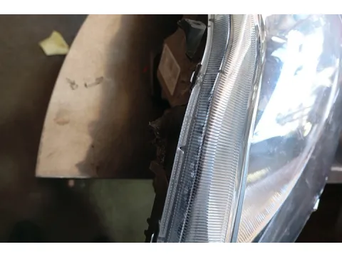 Φανάρι Εμπρός Αριστερό Σπασμένη Βάση  για TOYOTA YARIS (2006 - 2009) (KL9)  - 