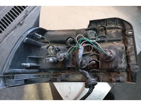 Φανάρι Πίσω Δεξί Ελαττωματικό  για TOYOTA COROLLA (1992 - 1997) (AE100) Sedan - 4dr (AE100)  - 