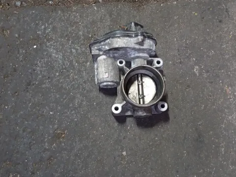 Σώμα Πεταλούδας VP4M5U9E927DC για FORD FIESTA (2006 - 2008) Mk5b 