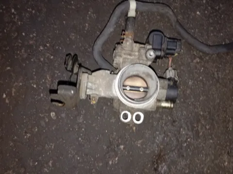 Σώμα Πεταλούδας 1368001480 για TOYOTA YARIS (1999 - 2002) (XP10) 