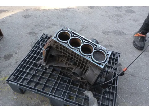  Κορμός - Καπάκι ( Για Ανταλλακτικά ) για VW POLO (2002 - 2005) (9N) Hatchback - 3dr 1400 (BKY) Petrol 75 16 valve ( Νέα Γενιά ) *ΠΑΛΕΤΑ  574* - 