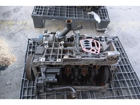 Κορμός - Καπάκι  ( Για Ανταλλακτικά ) για VW GOLF (1998 - 2004) Mk4 (1J1) Hatchback - 3dr 1600 (AKL)  Petrol 100  ( Νέα Γενιά ) *ΠΑΛΕΤΑ 575    * - 