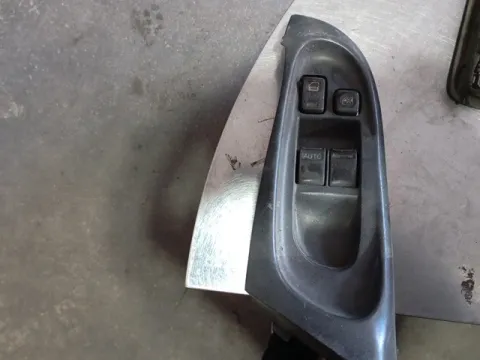 Διακόπτης Παραθύρων Κεντρικός Αριστερής 8pin για NISSAN ALMERA (2000 - 2002) (N16) 