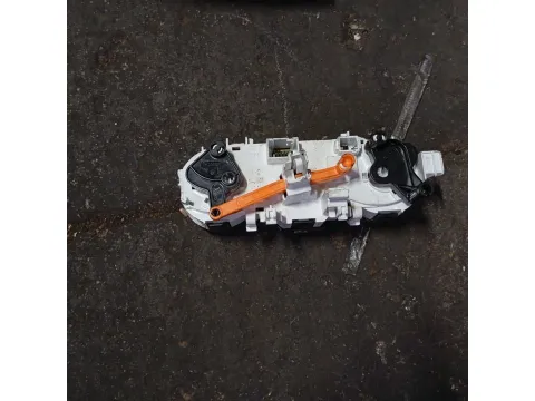 Χειριστήρια Καλοριφέρ E1063071 για PEUGEOT 208 (2016 - 2019)  - 