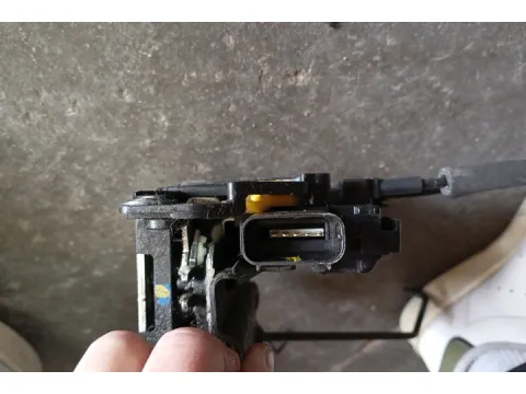 Ηλεκτρομαγνητική Κλειδαριά Εμπρός Αριστερή 5pin για HYUNDAI i10 (2014 - 2019) Hatchback - 5dr  - 