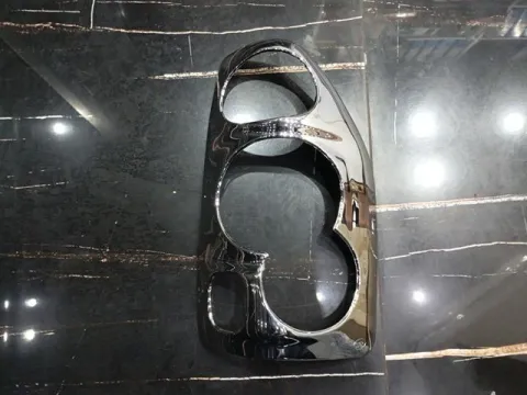 Διακοσμητικό - Προστατευτική Γρίλια Φαναριού Πίσω Δεξί Νίκελ Ιμιτασιόν  για ISUZU D-MAX (8DH) (2002 - 2007) 