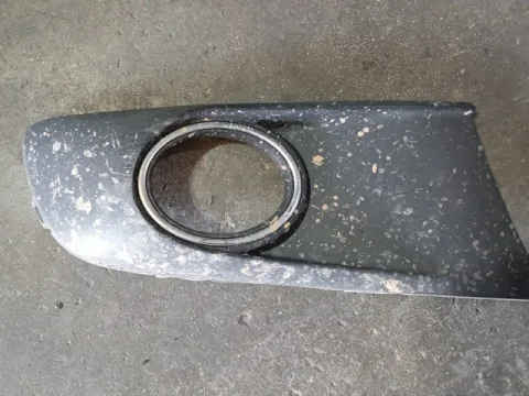  Δίχτυ Προφυλακτήρα Εμπρός Με Προβολείς Δεξιό Ελαττωματικό για VW CADDY (2011 - 2015) F-L 