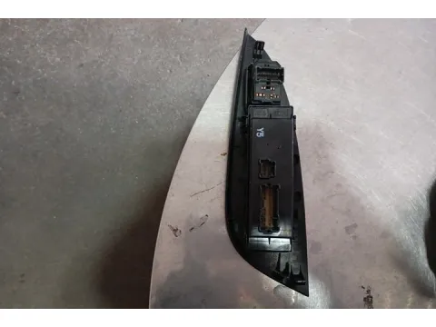 Διακόπτης Παραθύρων Κεντρικός Αριστερής 4πλός 16+3pin για NISSAN PULSAR (2015 -) Hatchback - 5dr  - 