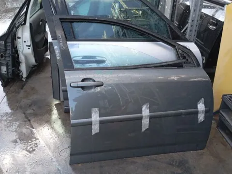 Πόρτα Εμπρός Δεξιά Με Ίσιες Βίδες για TOYOTA COROLLA (2002 - 2004) (E120) Hatchback - 5dr (KM22) , (2004 - 2007) (E120) *Ε*