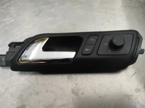 Πετούγια Πόρτας Εσωτερική Εμπρός Αριστερή 6Q1837247B Με Διακοπτες για VW POLO (2002 - 2005) (9N) , (2005 - 2009) (9N3 ) 