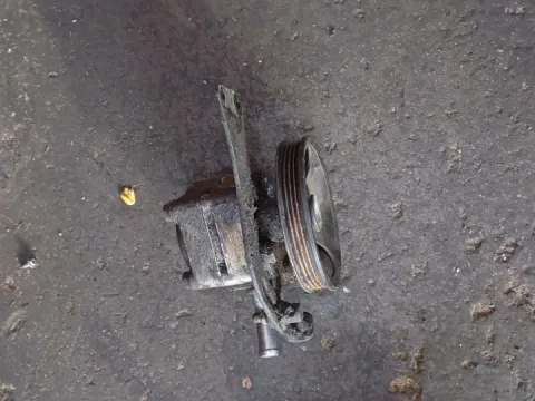 Αντλία Υδραυλικού Τιμονιού Μεταχειρισμένος για NISSAN ALMERA (2000 - 2002) (N16) 