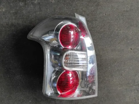 Φανάρι Πίσω Αριστερό ( ΕΛΑΤΤΩΜΑΤΙΚΟ ) για TOYOTA COROLLA VERSO (2004 -2008) (R10) 