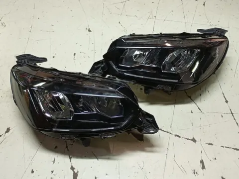 Μούρη (με καπό και φτερά) με Led Φανάρια για PEUGEOT 208 (2019 - ) 
