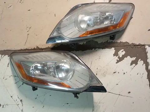 Μούρη (με καπό και φτερά) Προφυλακτήρας με Parktronic για FORD KUGA (2008 - 2012) 