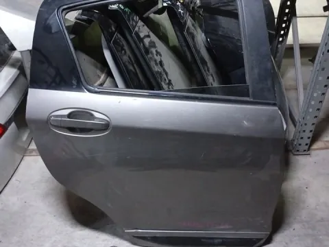 Πόρτα Πίσω Δεξιά Ελαττωματική Με Φάσα για TOYOTA YARIS (2017 - 2020) *E*