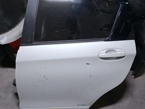 Πόρτα Πίσω Αριστερή Με Φάσα για TOYOTA YARIS (2017 - 2020) *Ε*