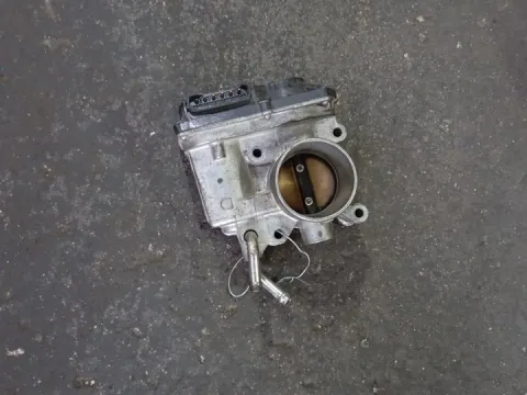 Σώμα Πεταλούδας MN195709 για MITSUBISHI COLT (2005 - 2008 ) (CZ) ΤΕΛΑΡΟ 62"(πισω σκαλα)