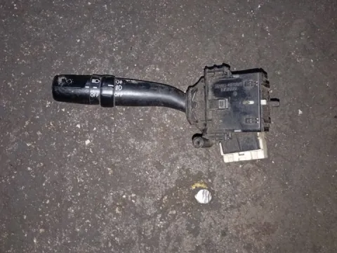 Διακόπτης Φώτων-Φλάς 173650 για TOYOTA AVENSIS (2003 - 2006) (T250) 