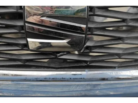 Προφυλακτήρας Εμπρός ( Με Ζημια στην Μασκα ) για SEAT LEON (2013 - 2019)  - 