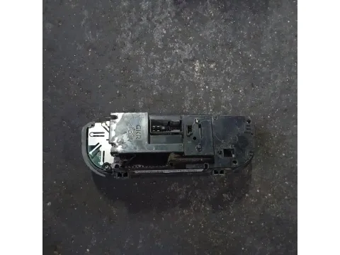 Χειριστήρια Καλοριφέρ 2038300585 για MERCEDES C - CLASS (2000 - 2003) (W203)  - 