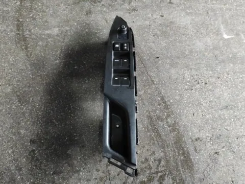 Διακόπτης Παραθύρων Κεντρικός Αριστερής Πορτας 20 Pin , Διακόπτης ρυθμισης καθρεπτων 11 Pin  για SUZUKI VITARA (2015 -) 