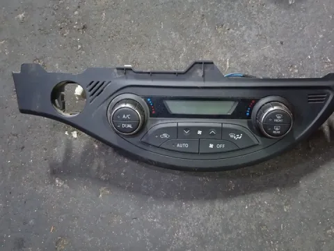 Χειριστήρια Καλοριφέρ 75F206 για TOYOTA YARIS (2015 - 2017) 