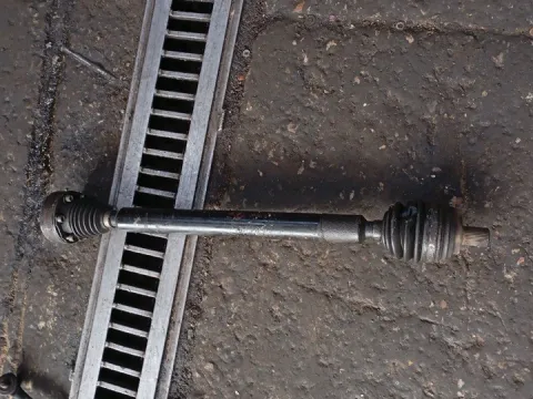 Ημιαξόνιο Εμπρός Δεξί για VW GOLF (2004 - 2008) Mk5 (1K1) 