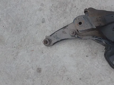 Ψαλίδι Εμπρός Αριστερό για MITSUBISHI CARISMA (1996 - 1999) (DA) *ΔΒ*