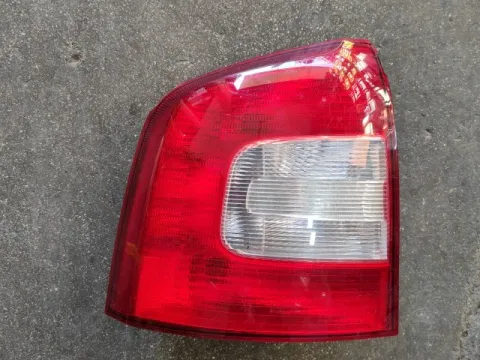 Φανάρι Πίσω Αριστερό ( Λειπουν Κομματια ) για SKODA OCTAVIA (2008 - 2013) 5 (1Z3-5) S-Wagon - 5dr 