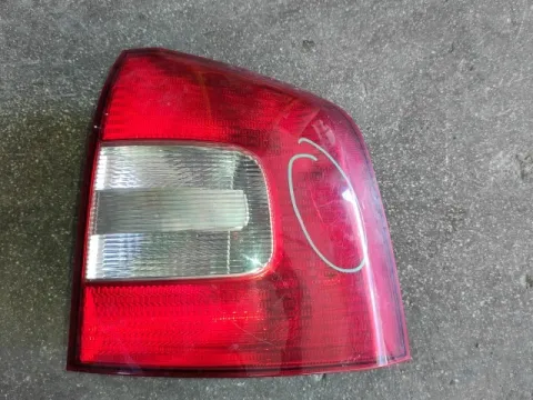 Φανάρι Πίσω Δεξί ( Ραγισμενο ) για SKODA OCTAVIA (2008 - 2013) 5 (1Z3-5) S-Wagon - 5dr 