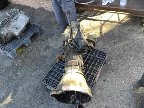 Κιβώτιο Ταχυτήτων (Σασμάν) Χειροκίνητο ( Για Ανταλλακτικά ) για NISSAN D21 - 720 - 520 (1986 - 1997) D21 Pick-Up - 4WD - 2dr Μιάμιση Καμπίνα 2400 (Z24) Petrol 101 8V * Νέα Γενιά * ΠΑΛΕΤΑ 594 * 