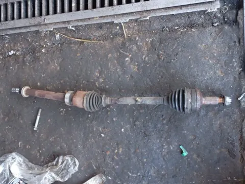 Ημιαξόνιο Εμπρός Δεξί  για RENAULT CAPTUR (2014 - 2016) MPV - ΠΟΛΥΜΟΡΦΙΚΑ - 5dr 1500 (K9KB608) Diesel dCi 90hp 