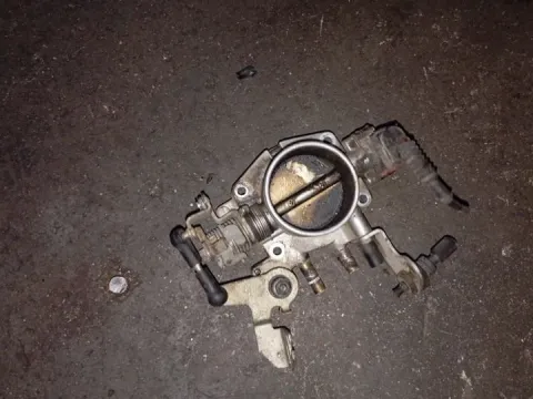 Σώμα Πεταλούδας 17303629 για BMW 5 Series (1988 - 1995) (E34) 