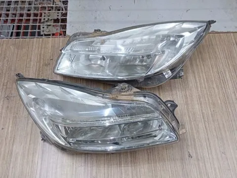 Μούρη (με καπό και φτερά) Προφυλακτήρας με Parktronic για OPEL INSIGNIA (2008 - 2014) 