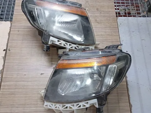 Μούρη (με καπό και φτερά) για FORD RANGER (2013 - ) 