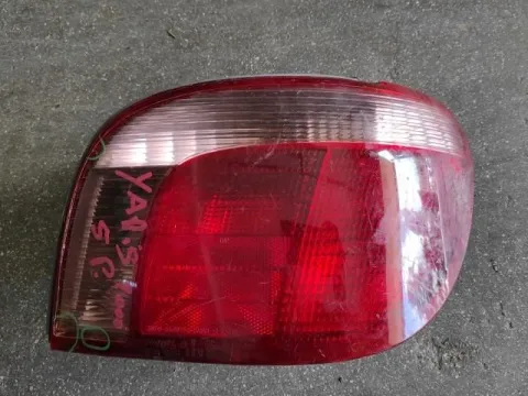 Φανάρι Πίσω Δεξί (Με Ντουί) (Ραγισμένο) για TOYOTA YARIS (1999 - 2002) (XP10) 