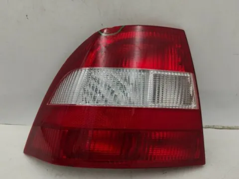 Φανάρι Πίσω Αριστερό  ( Ραγισμενο - Ιμιτασιον ) για OPEL VECTRA (1996 - 1998) B , (1999 - 2002) B 