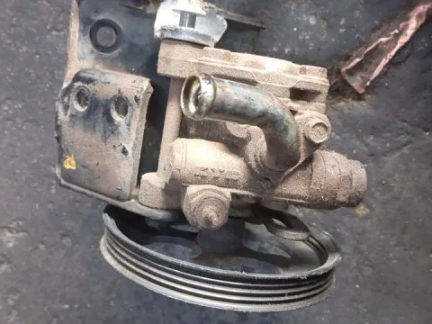 Σύστημα Διεύθυνσης Αντλία Υδραυλικού Τιμονιού Μεταχειρισμένος για SUZUKI VITARA (1995 - 2004) (SE) Spain SUV- SoftTop - 3dr 1600 (G16A) petrol 80 SE416 (6C) 8V 