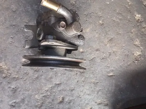 Σύστημα Διεύθυνσης Αντλία Υδραυλικού Τιμονιού Μεταχειρισμένος για NISSAN SERENA (1997 - 2001) (C23) MPV - ΠΟΛΥΜΟΡΦΙΚΑ - 5dr 2300 (LD23) diesel 75 