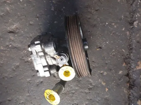 Σύστημα Διεύθυνσης Αντλία Υδραυλικού Τιμονιού Μεταχειρισμένος για MAZDA 3 (2004 - 2006) (BK) Sedan - 4dr 1600 ZM-DE (Z6) petrol 105hp 