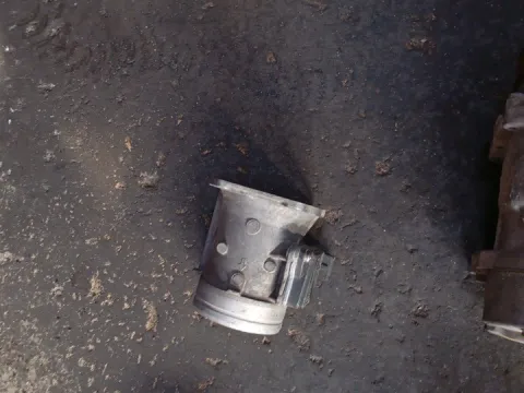 Μετρητής Μάζας Αέρος (MAF - LUFT - AIR FLOW) 037906461B για VW GOLF (1992 - 1998) Mk3 (1H1) 