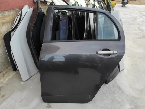 Πόρτα Πίσω Αριστερή ( Μικρο Ελαττωμα ) για TOYOTA YARIS (2006 - 2009) (KL9) , (2009 - 2012) (XP90) *Ε*