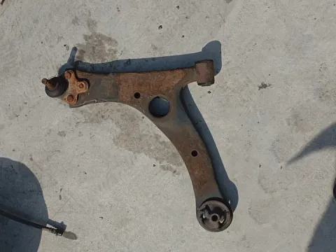 Ψαλίδι Εμπρός Αριστερό για TOYOTA COROLLA (2004 - 2007) (E120) 